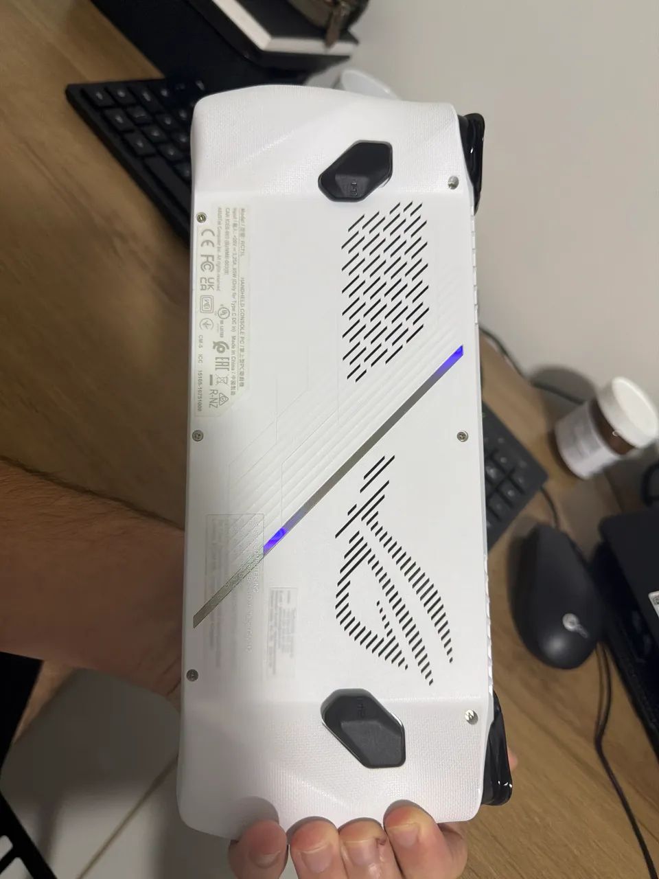 ROG Ally Z1 Extreme - Foto 2
