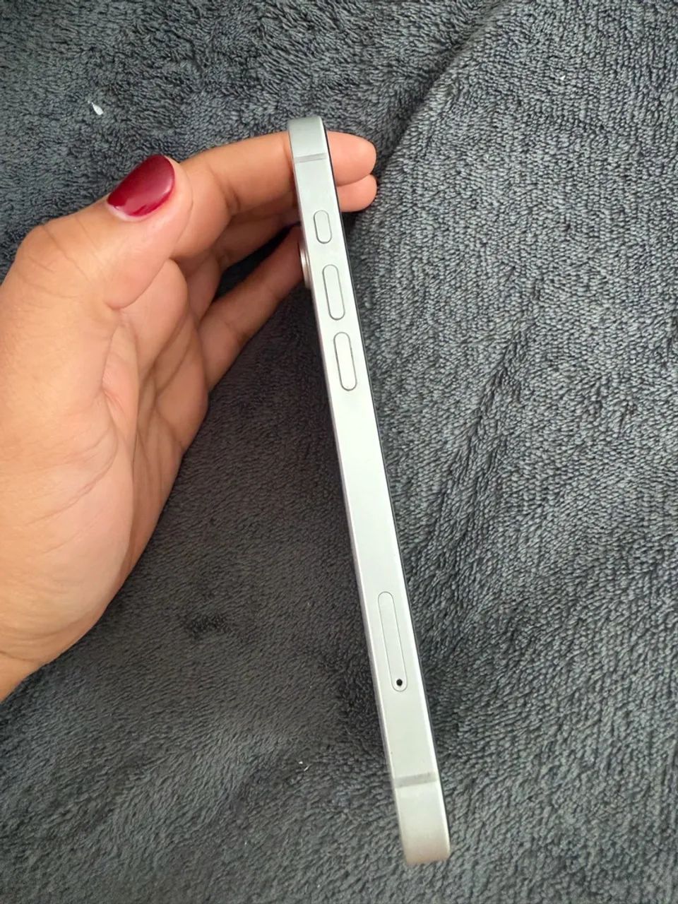 iPhone 16 e 