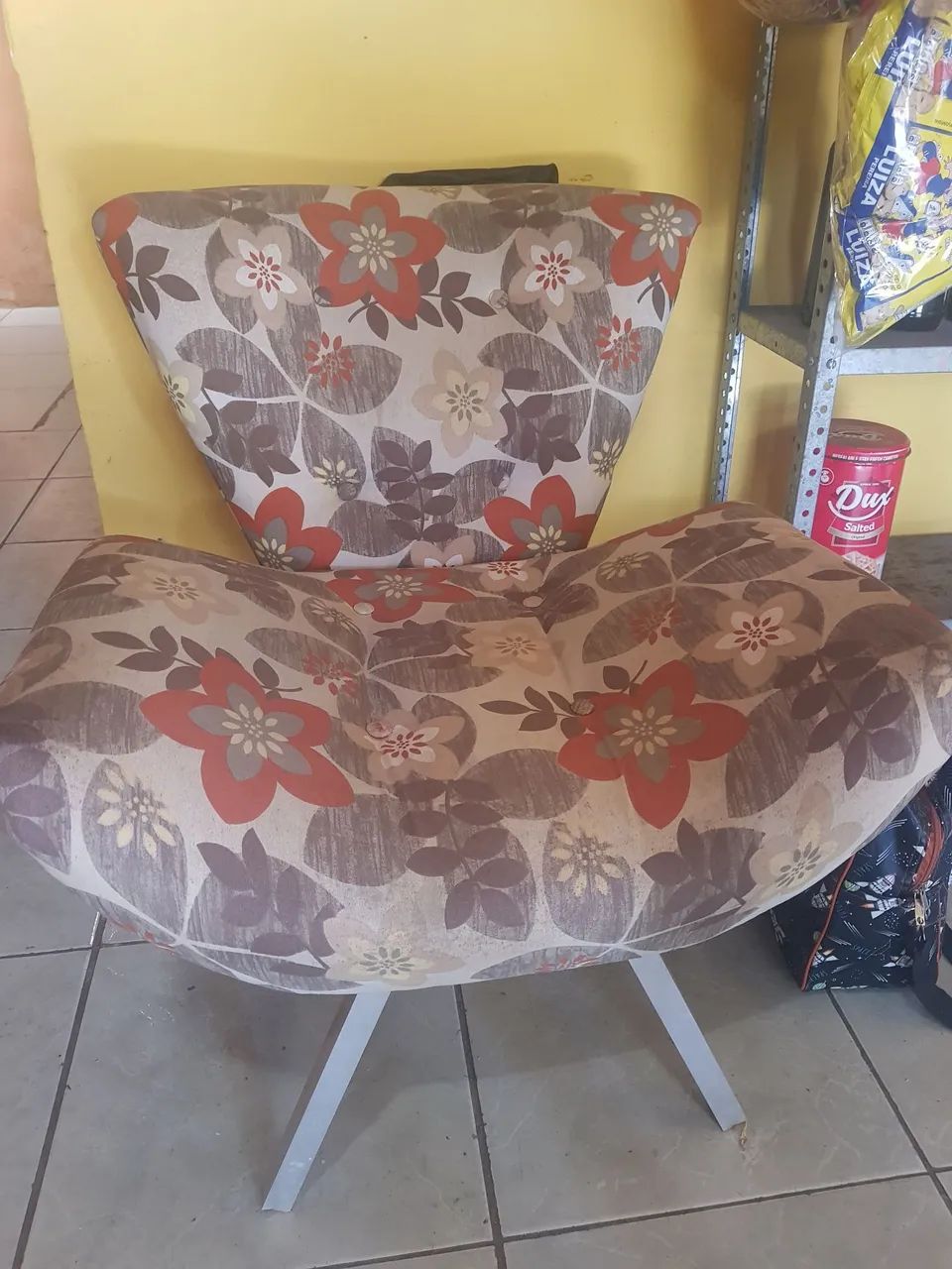 Poltronas semi novas.