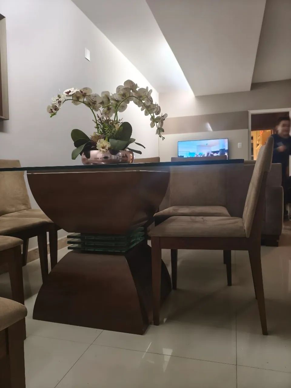 Mesa de jantar com 8 cadeiras  - Foto 2