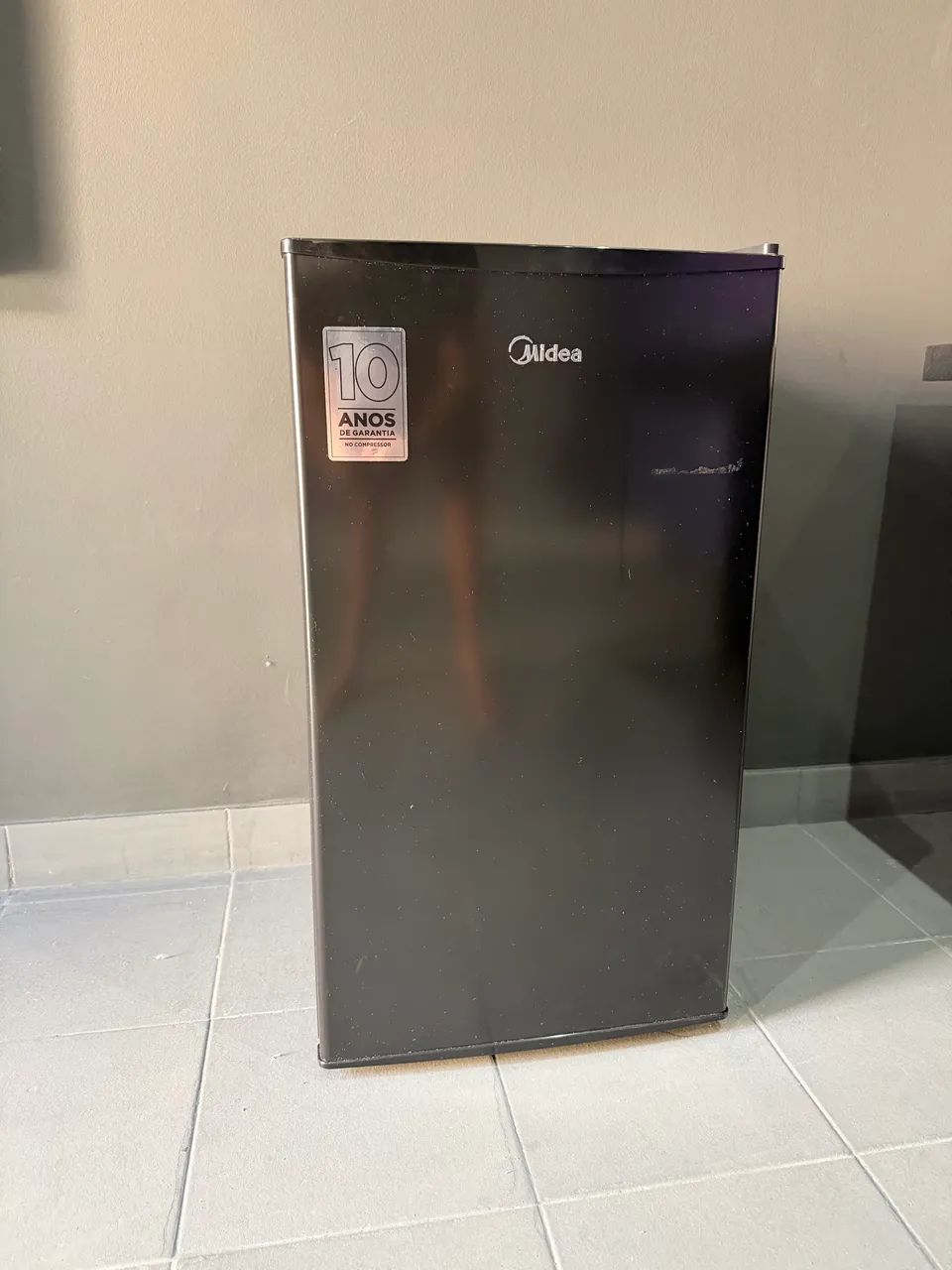 Frigobar Black Edition Preto 93l Inverter Bivolt Midea - Foto 3