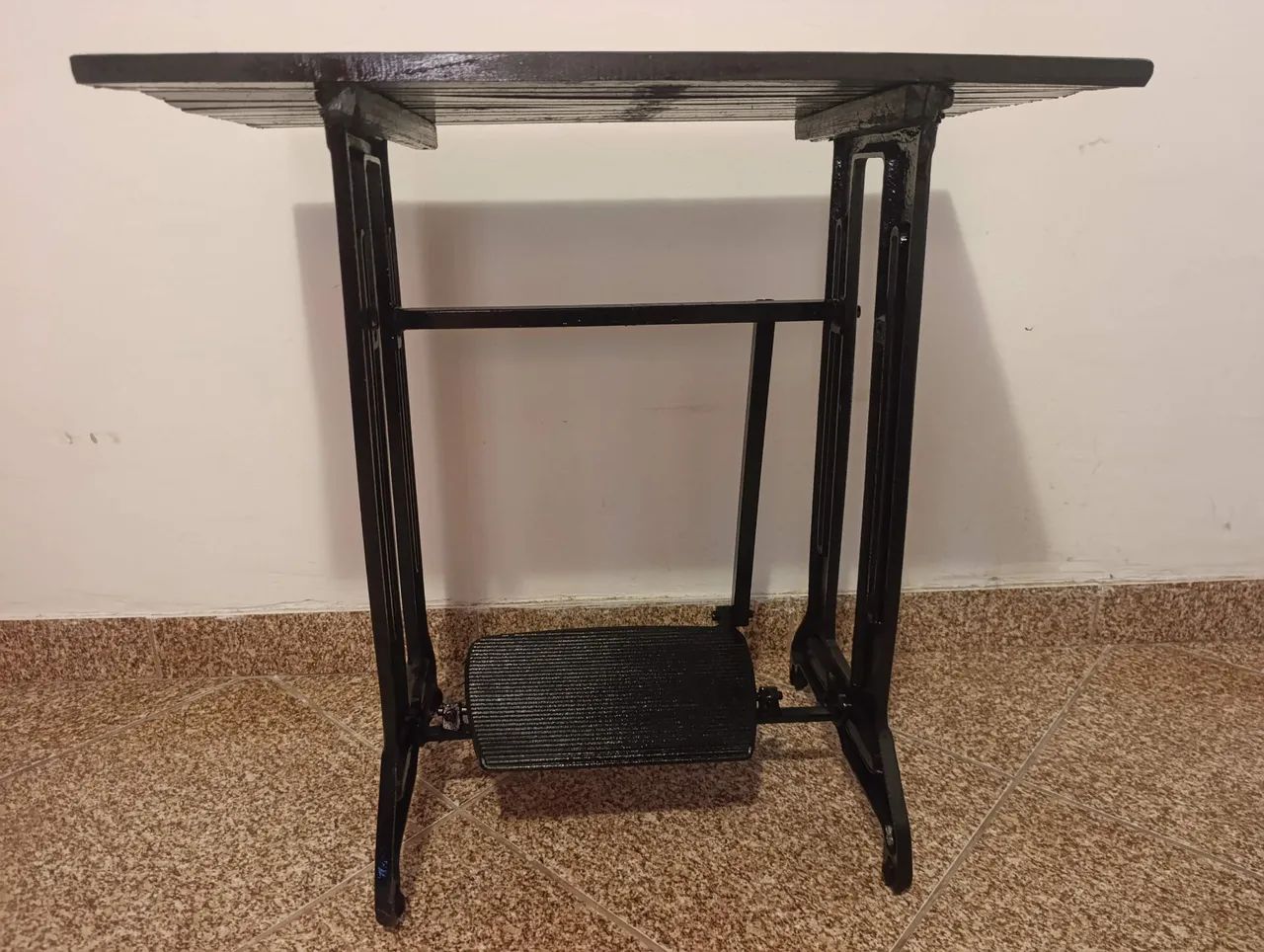 Mesa pé de máquina