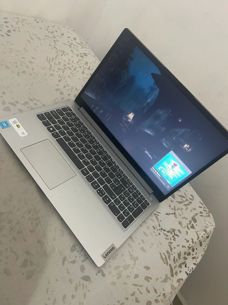 Vende-se notebook Lenovo IdealPad 8GB RAM + 256GB SSD - Foto 2