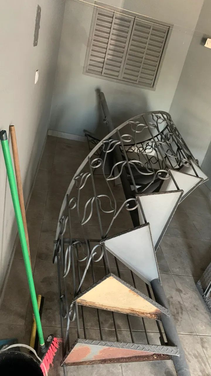 Escada Caracol em aço  - Foto 3