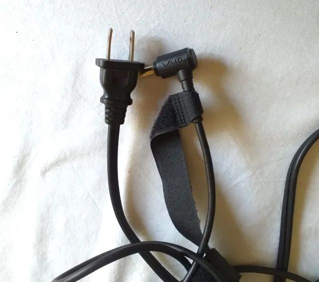 Fonte de energia marca Sony para linha Vaio. Nova. - Foto 4