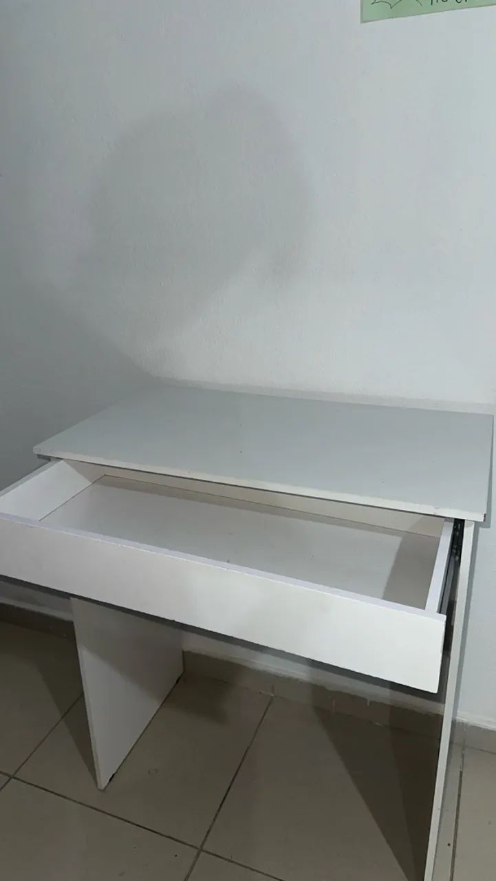 Escrivaninha em perfeito estado  - Foto 2