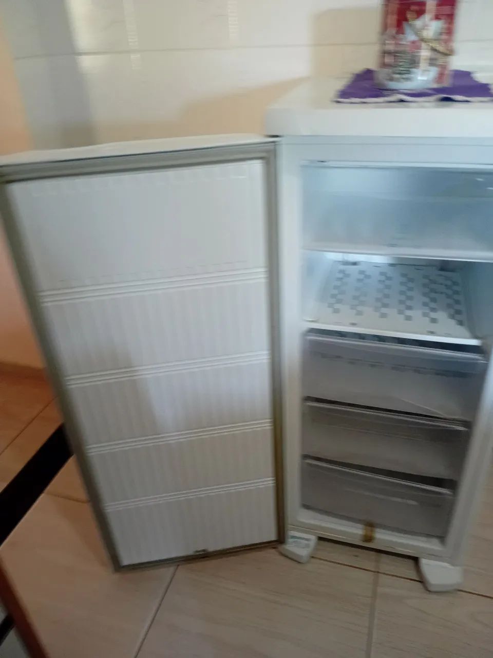 Vendo freezer electrolux vertical  - Foto 3