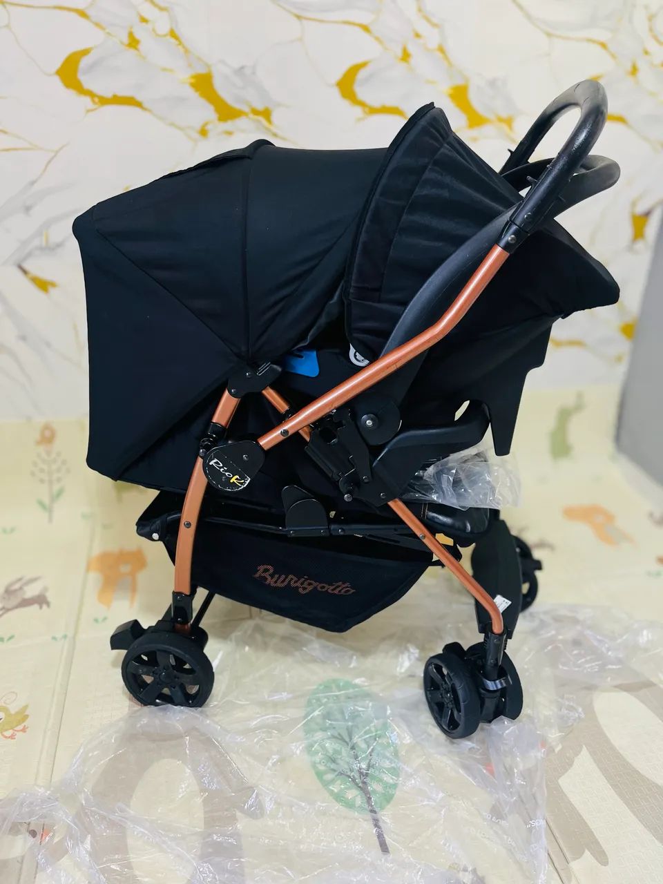Carrinho de bebê + bebê conforto Burigotto bronze  - Foto 3