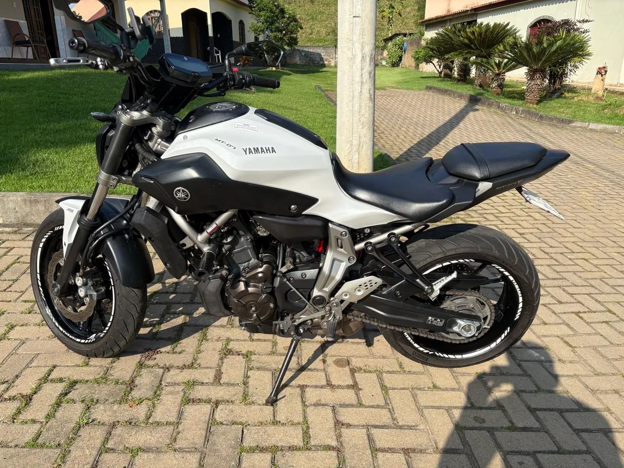 YAMAHA MT - 07 - Foto 3