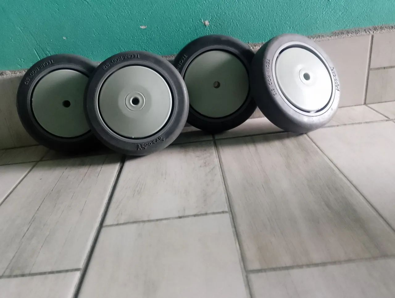 RODAS  PARA CARRINHOS DE SUPERMERCADO