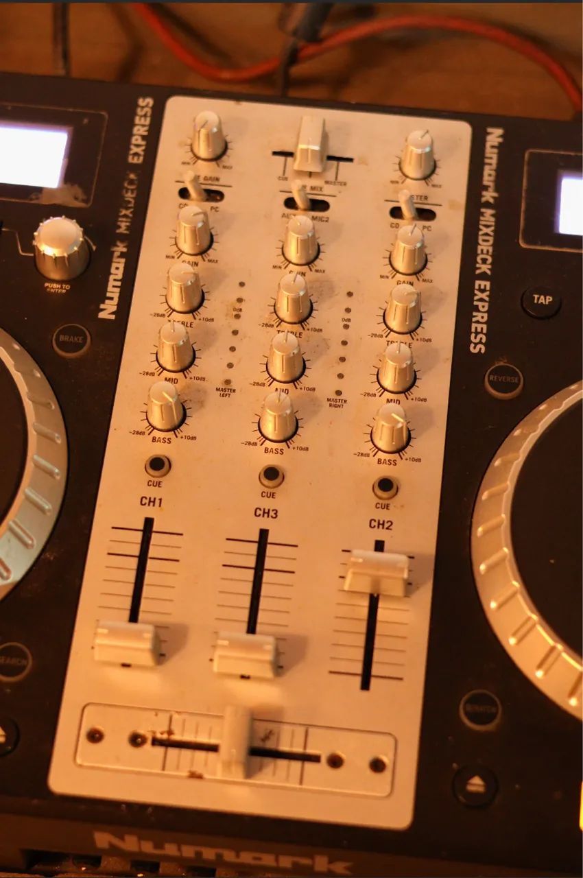 Controladora Numark Mixdeck Express - Instrumentos musicais