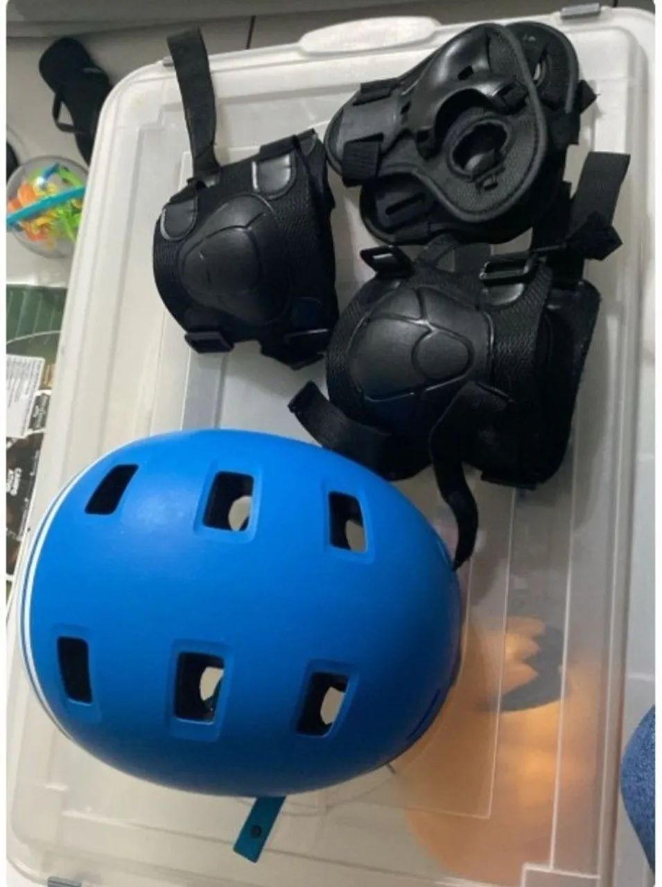Kit capacete e proteção 