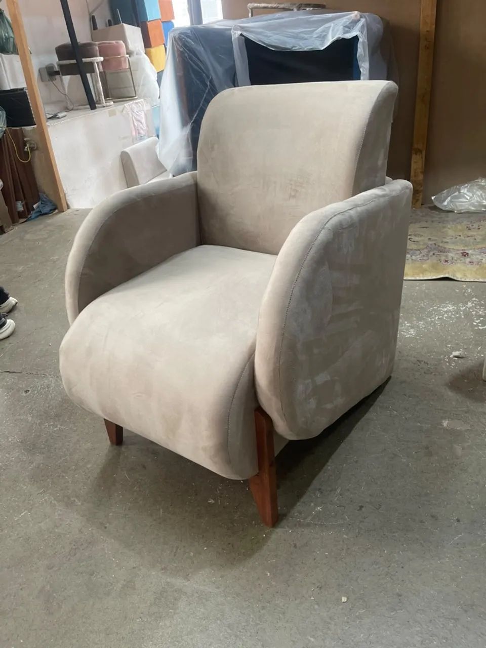 POLTRONAS MODELO PÉROLA EM VELUDO  - Foto 2