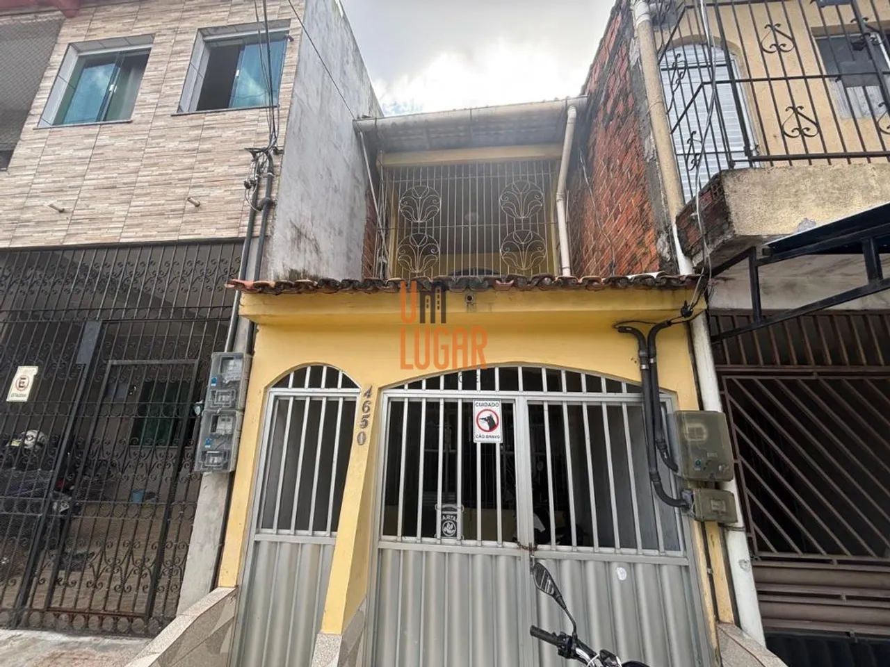 Um Lugar Imóveis vende: Casa com 2 pavimentos e 2 quartos na Barão do Triunfo, Marco, Belé