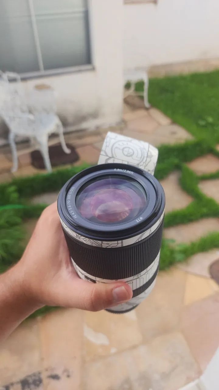 Lente sony 70 300 G semi nova  com acessorios  - Foto 2