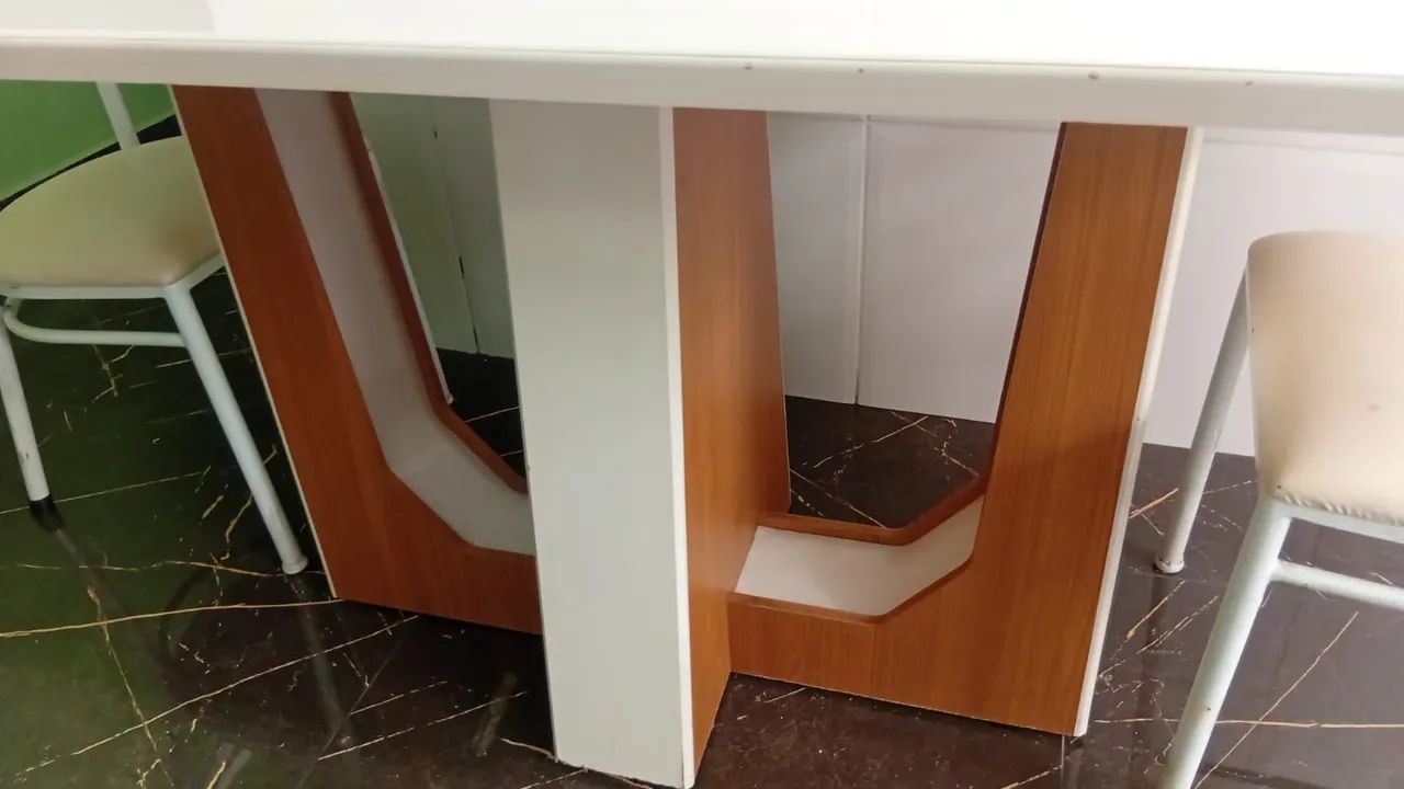 Mesa com 4 cadeiras  - Foto 2
