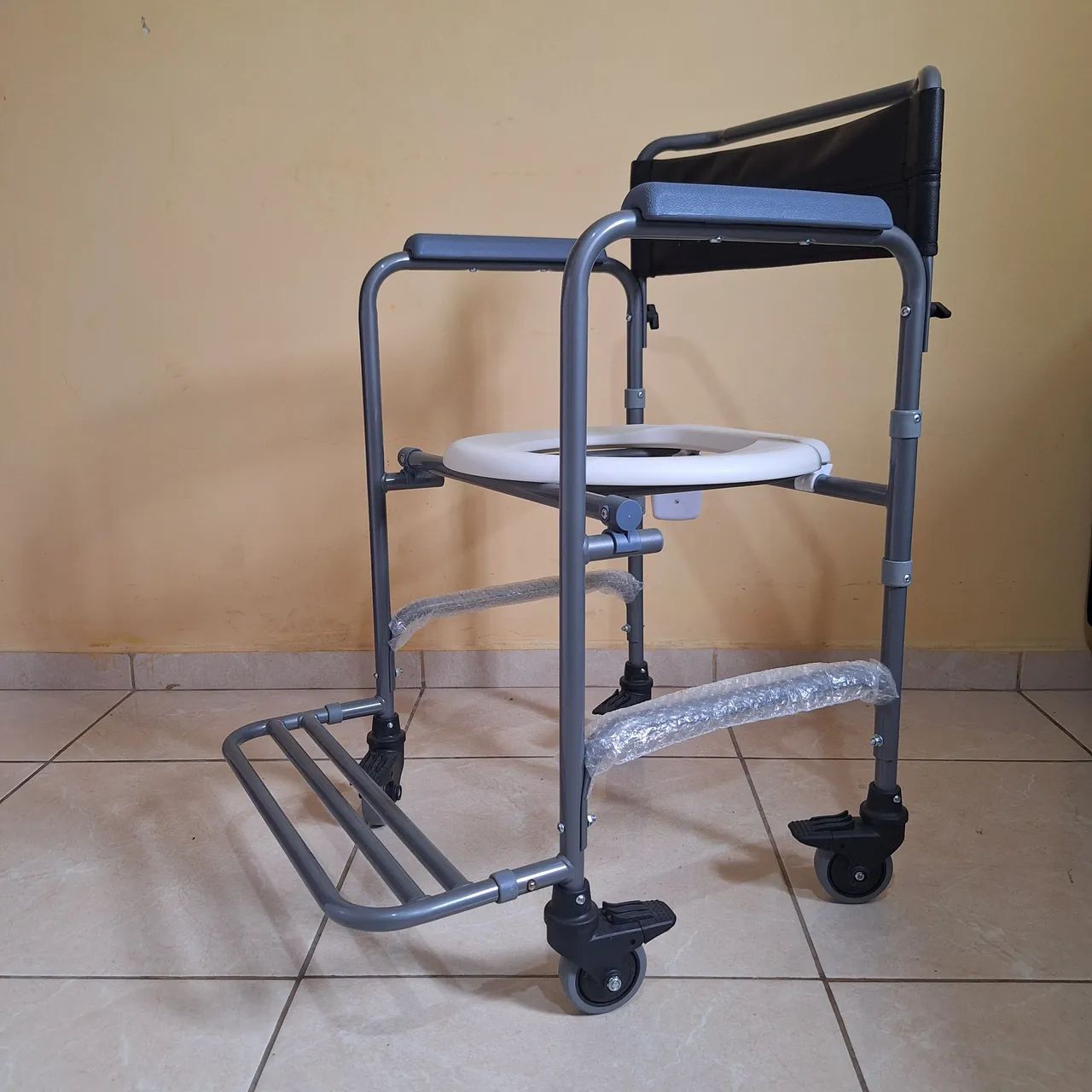 Cadeira de banho nova  - Foto 2