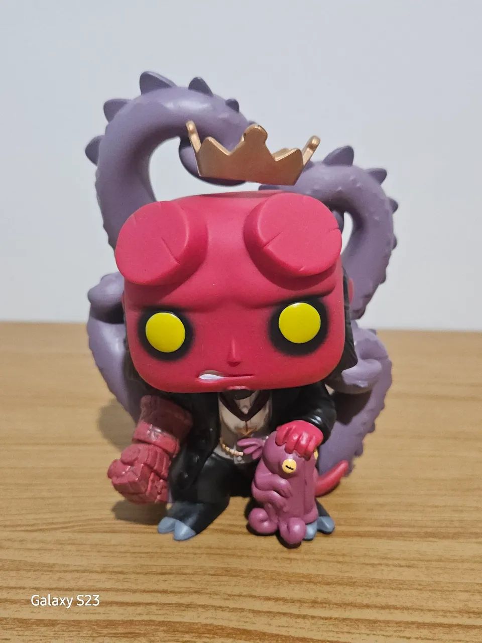 Funko Pop Hellboy in Suit - Sumemr Limited Edition - Foto 2