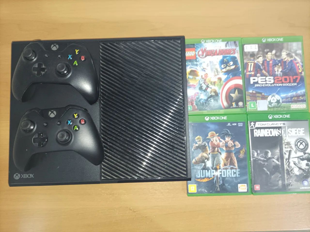 Xbox one - 500gb 4 jogos e 2 controles - Foto 2