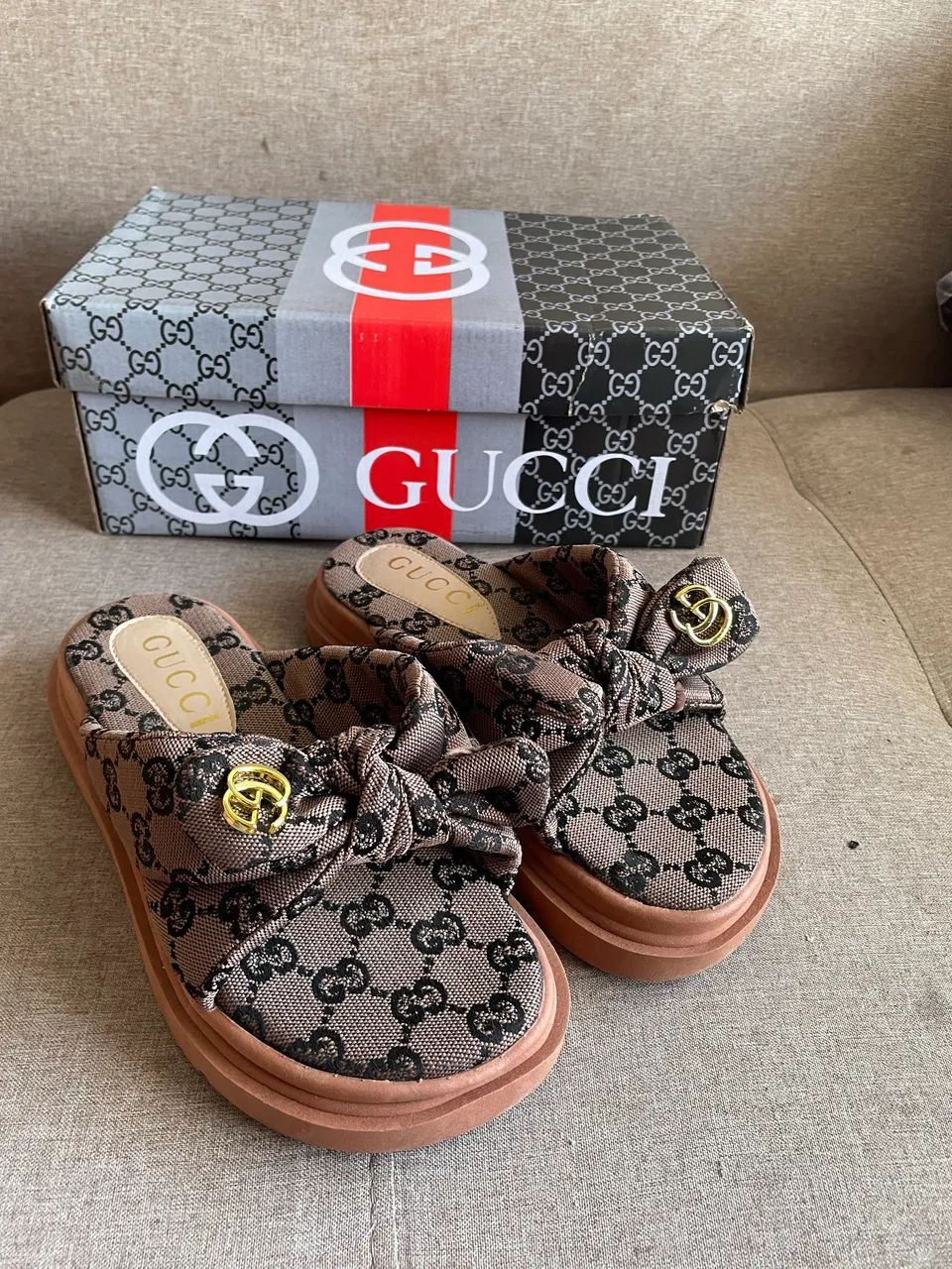 Sandália Gucci 35 feminina