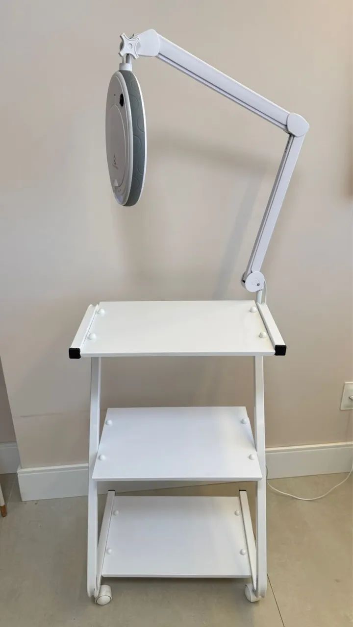 Mesa auxiliar com lupa  - Foto 3