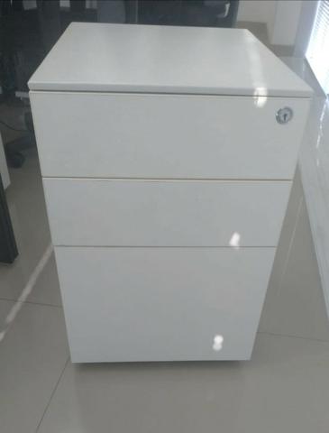 Gaveteiro Volante Branco de aço com 3 Gavetas