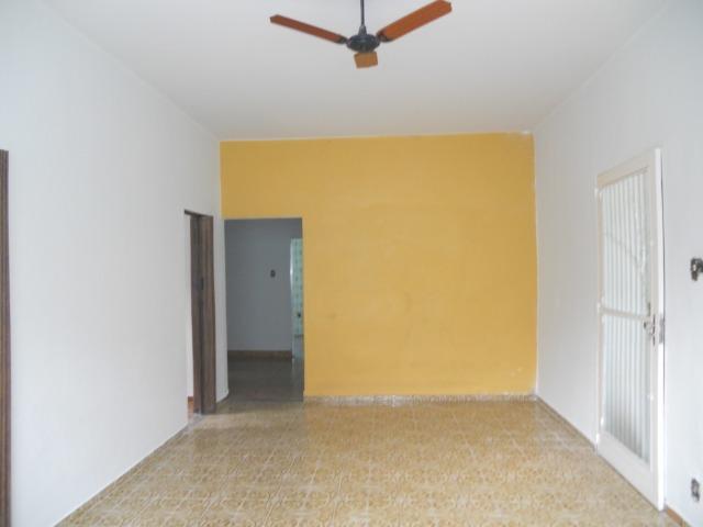Alugo ótima casa para locação residencial no centro de Nova Iguaçu- RJ - Foto 4