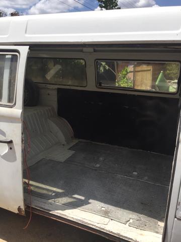 Vende-se ou troca-se Kombi 1.6 Em Dias Ano 98/99 - Foto 3