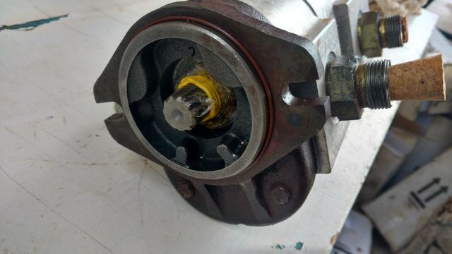 Bomba hidráulica dupla Mini retroescavadeira JCB 1CX, p/n 20/208800 - Foto 3