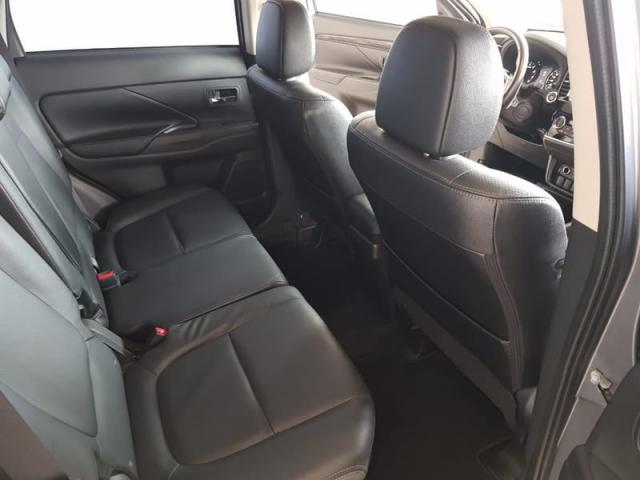MITSUBISHI OUTLANDER 2.0 COMFORT 7 LUGARES AUT - Foto 12