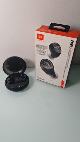 JBL Free