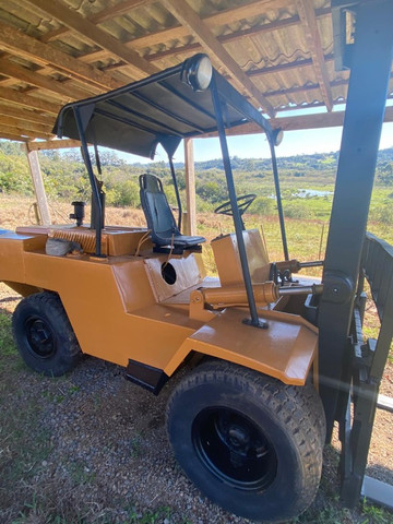 Empilhadeira 4,5t - Seminova