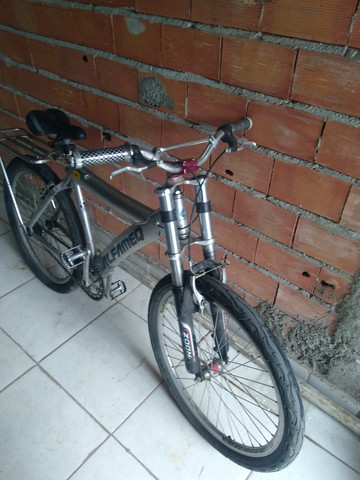 Bicicleta aro 26 quadro aluminio