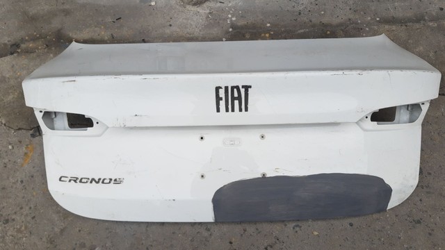 Tampa traseira Fiat cronos