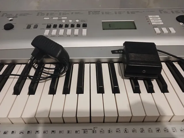 Teclado Yamaha DGX-230 Usado - Atelier Sopros e Cordas