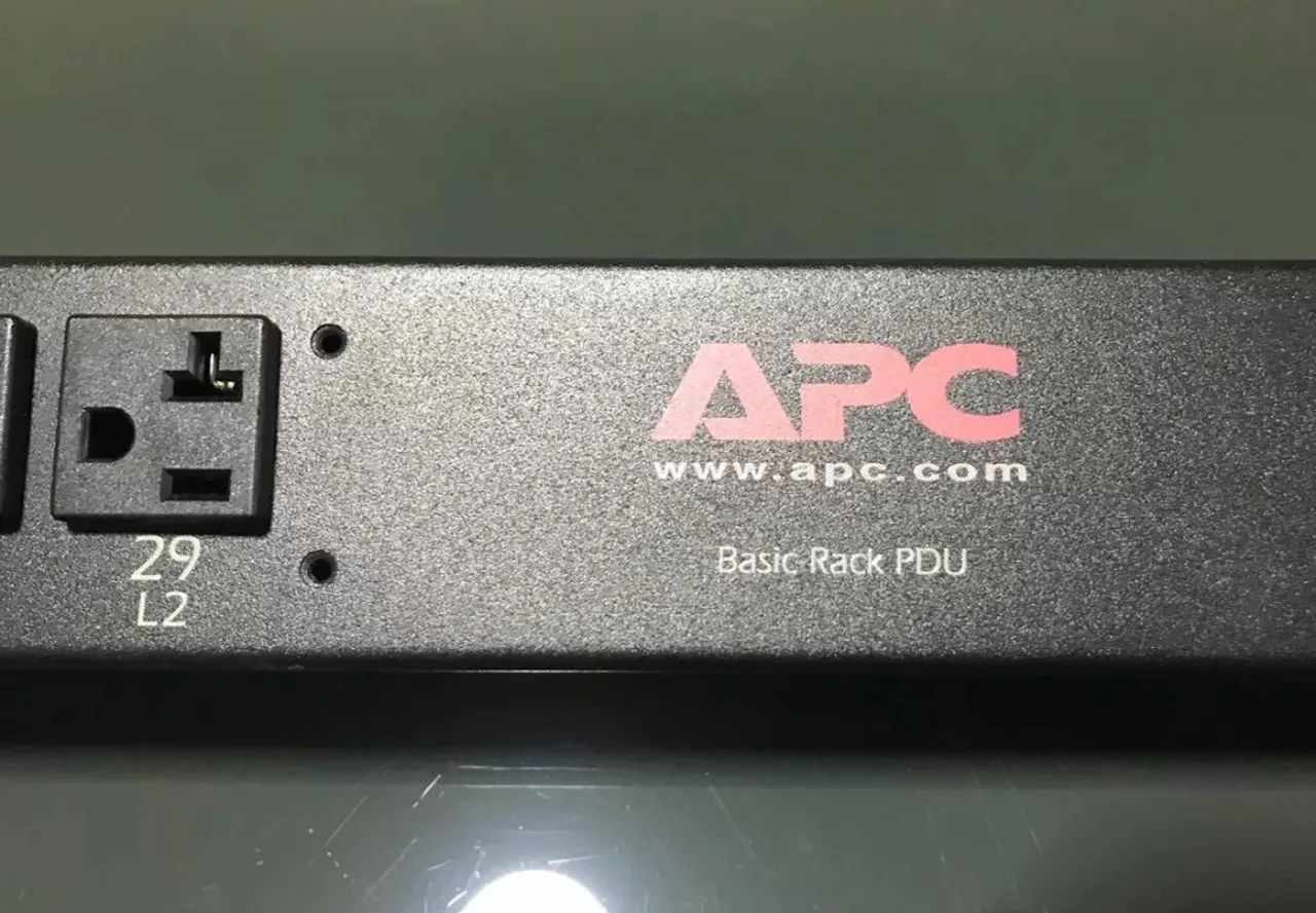 Pdu Apc Ap7562 - usada - Foto 4