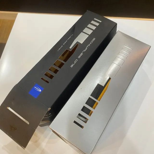 059 - Pneu Schwalbe One Tubeless faixa bege 700x25 Speed Triathlon - Foto 5