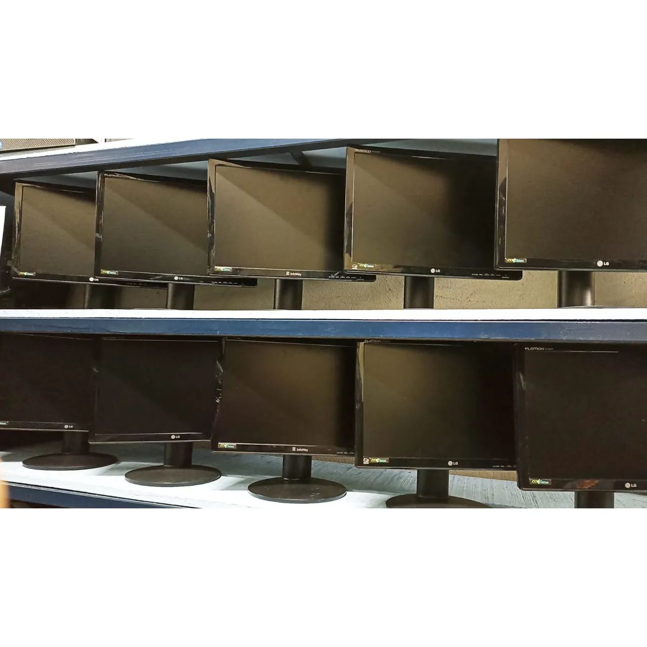 10 Monitores 19" Polegadas Widescreen com Base Giratória e Regulagem de Altura 