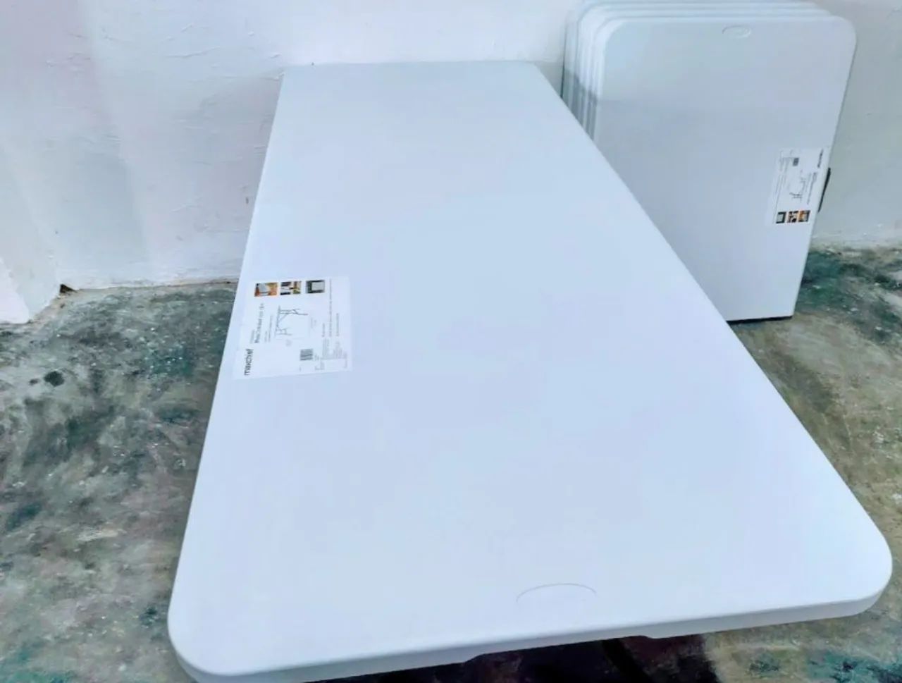 Lote com 03 Mesas dobrável de plástico branca - Foto 4