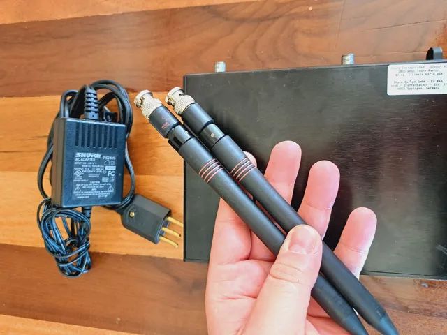 Sistema sem fio Shure QLXD14 com Bodypack e cabo de instrumento WA305 para instrumentos - Foto 5