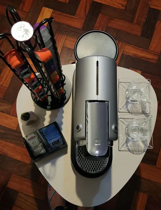 Kit com cafeteira Nespresso + utensílios de café - Foto 2