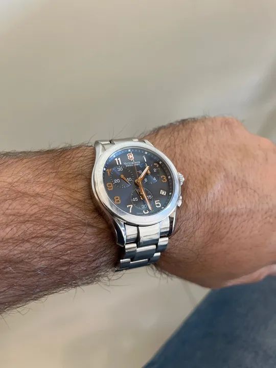 Relógio Victorinox Swiss Army Cronógrafo Masculino - Foto 2