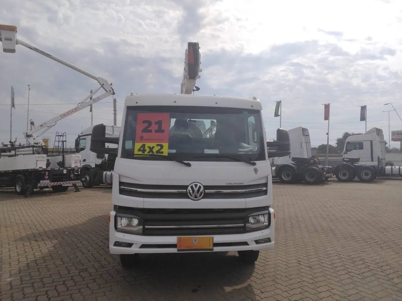 Volkswagen 11.180 Delivery 2p (diesel)(E5) 2020/2021 Vamos Seminovos São Leopoldo - Foto 2