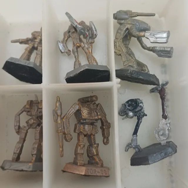 venda de conjunto grande de robos em plastico  - Foto 5