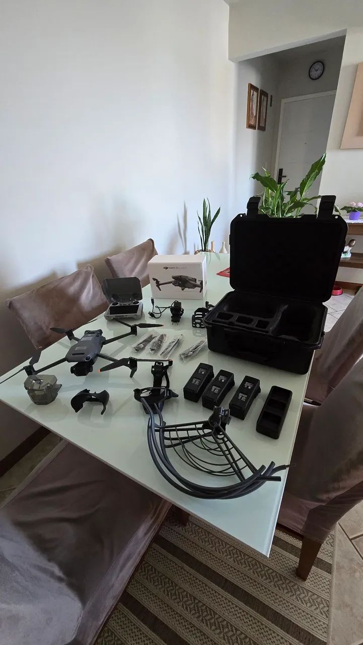 DJI Mavic 3 Classic - Kit Completo com Acessórios
