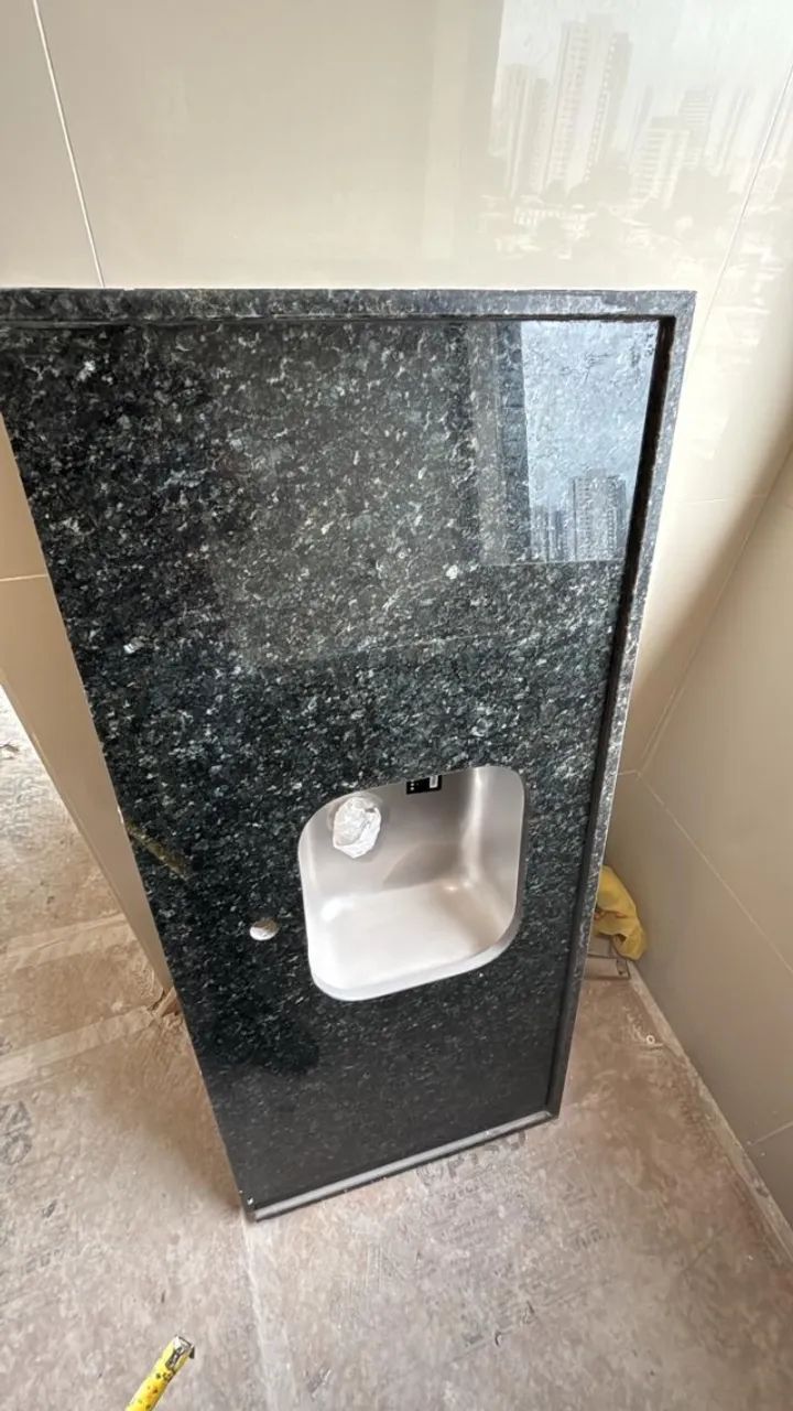 Granite countertop with sink64419088429185122