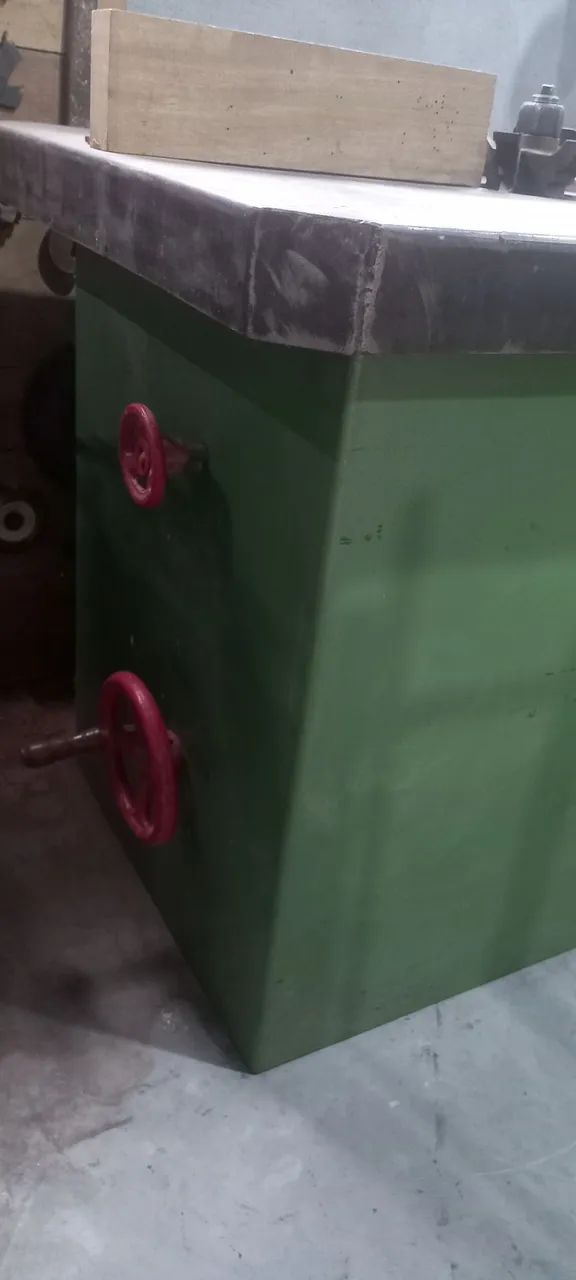 Tupia64840852525570123