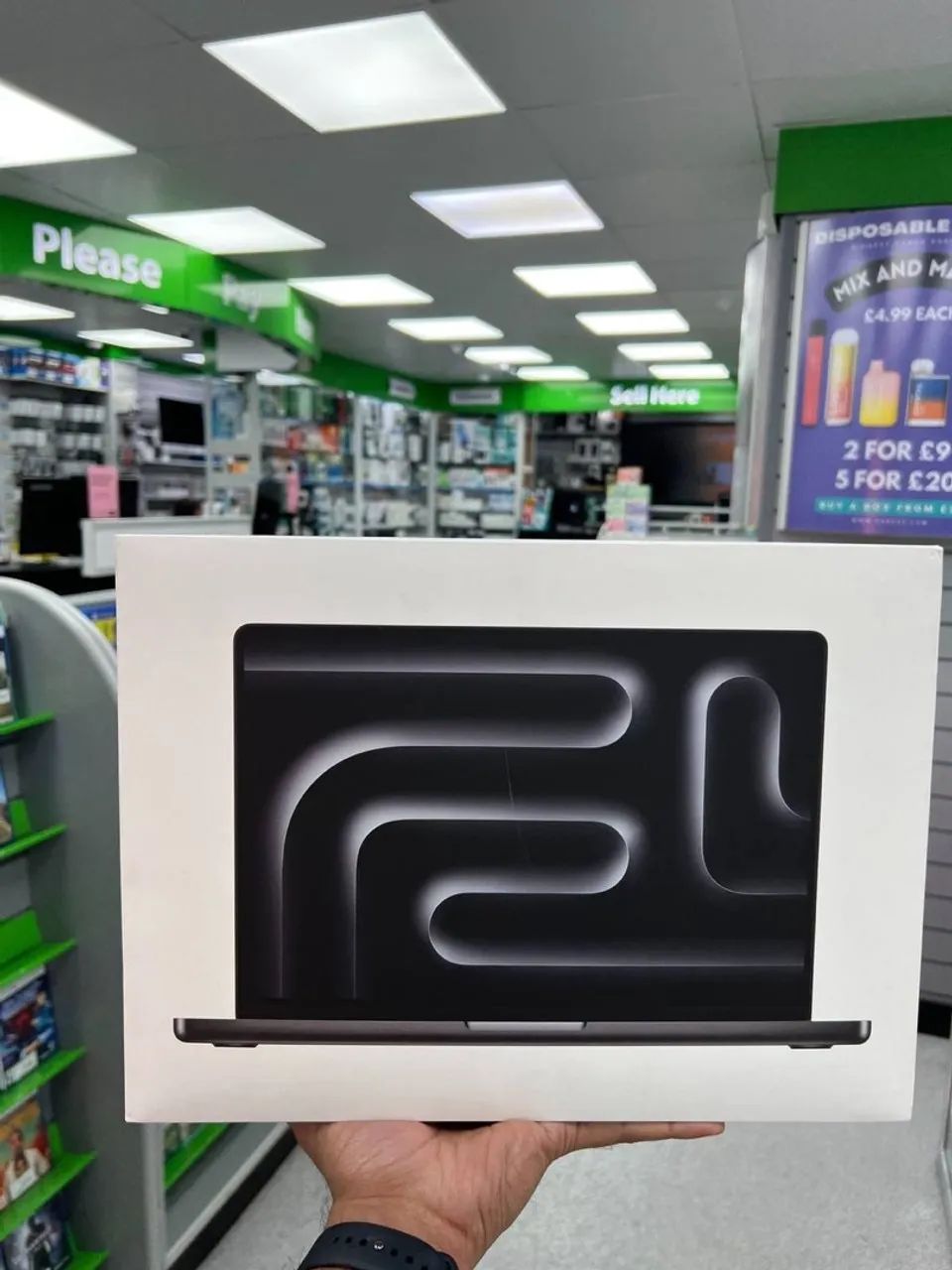 Promoção MacBook Pro M3 Pro 16.2