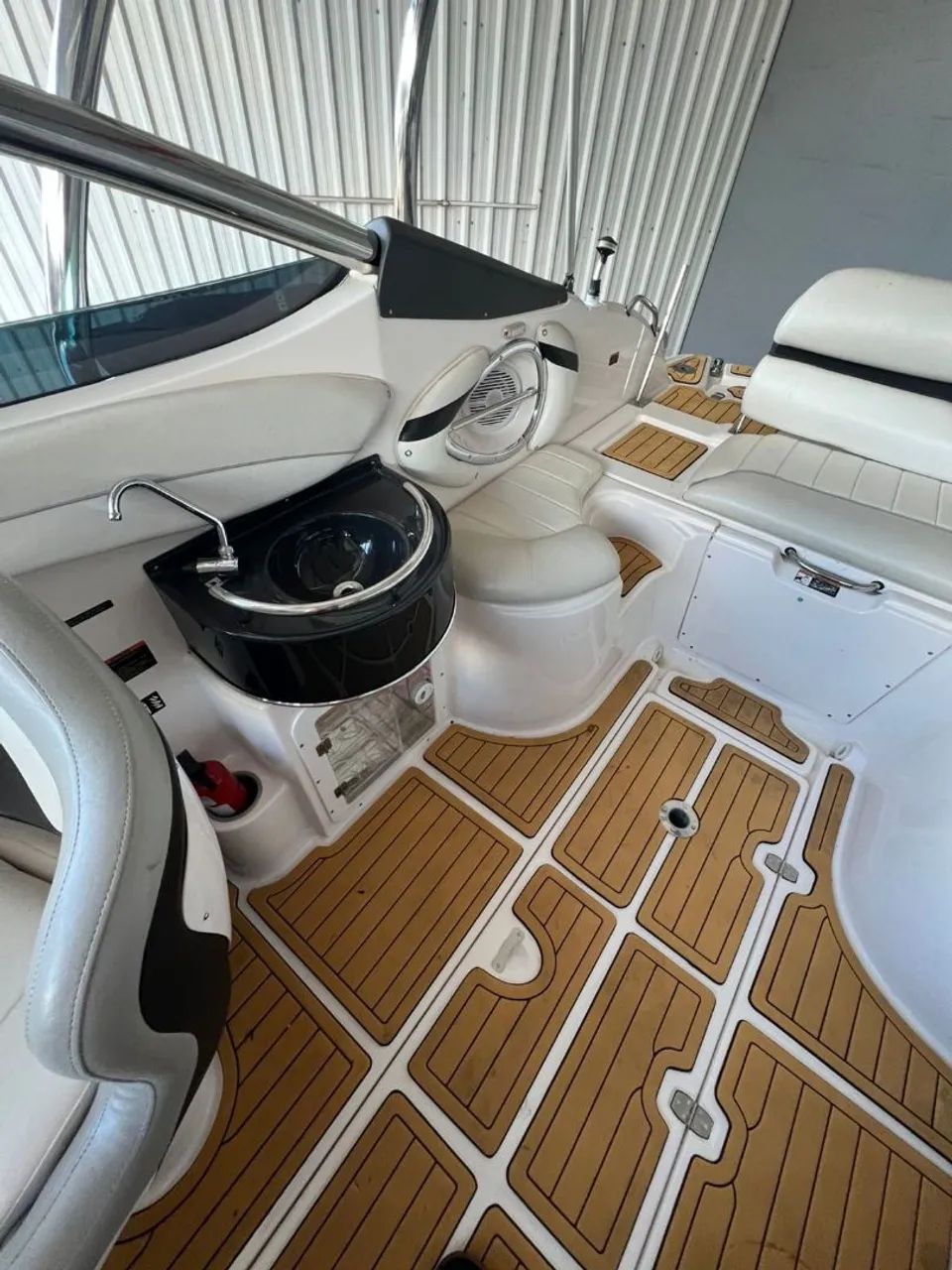 Lancha Focker 230 + motor 220hp - Foto 3