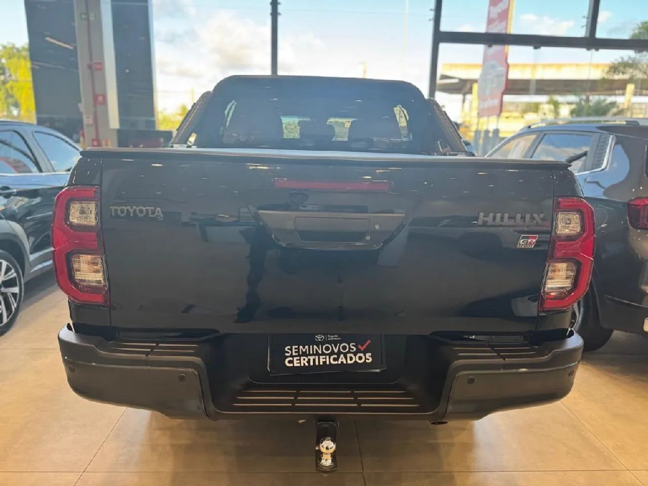 Toyota Hilux 2.8 D-4D TURBO DIESEL CD GR-S 4X4 AUTOMÁTICO - Foto 4